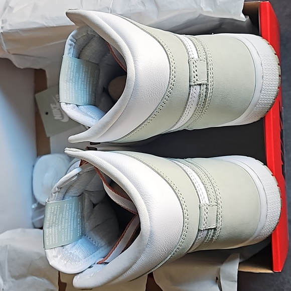 Jordan 1 Retro High OG Seafoam - Size 8W - Picture 3 of 6